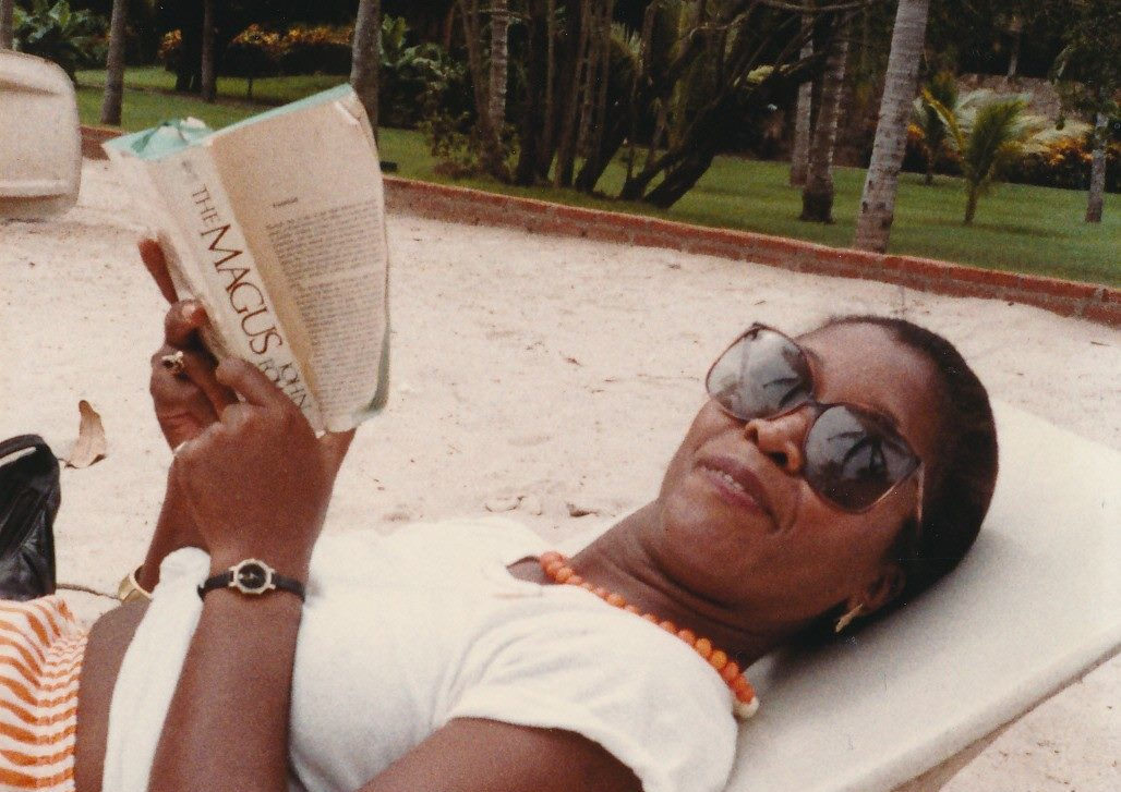 Arlinda reading at Club Med
