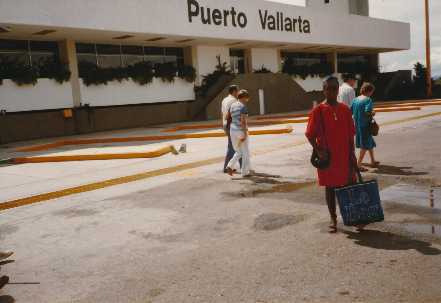 Arlinda landing at Puerto Vallarta